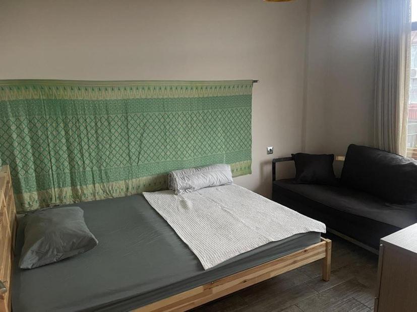 Great View Apartment Near Piazza Batumi Bagian luar foto